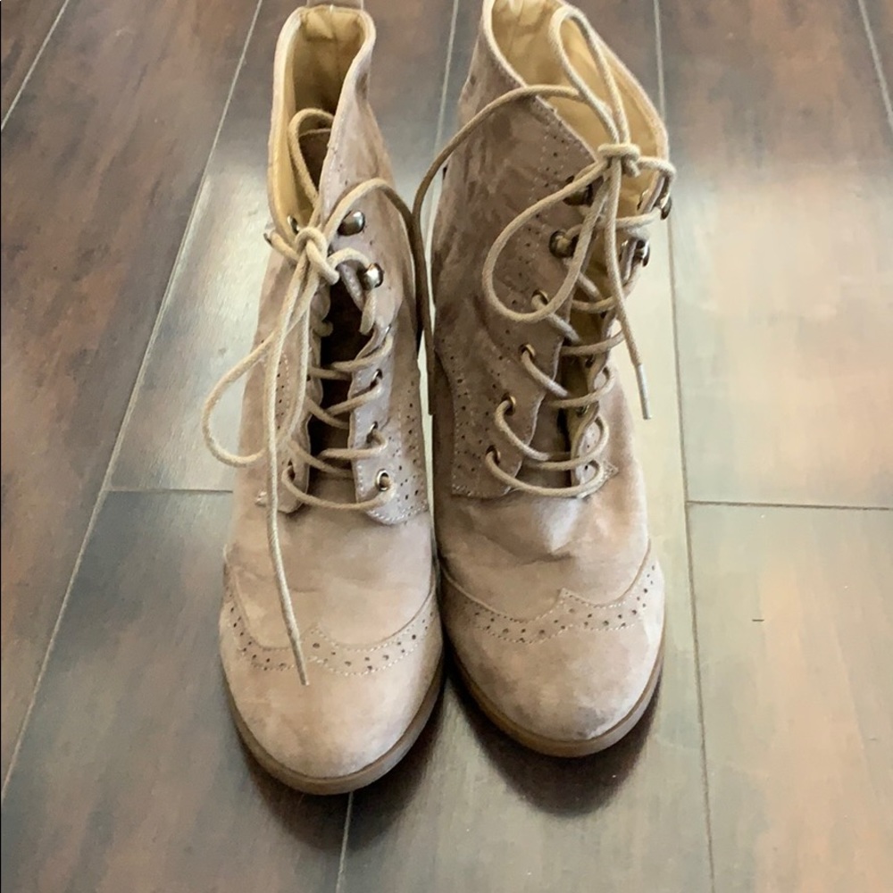 Boots - Picture 2 of 3